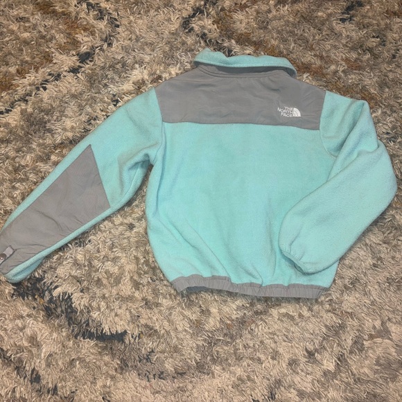 The North Face Girls Denali Fleece Jacket Size 7/8 Aqua Blue Gray Warm Zip - Picture 2 of 5